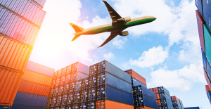 ExFreight Air freight is known for its speed and reliability, making it a preferred choice for urgent shipments. Unlike ocean freight services, which can take weeks, air freight delivers within days, helping businesses meet tight deadlines